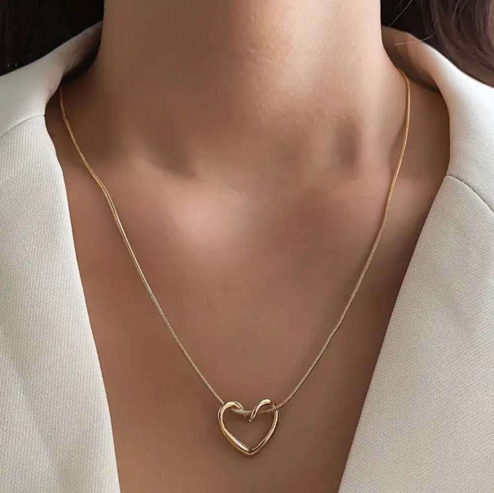 Gold Hollow Heart Pendant Necklace - Picture 5 of 5